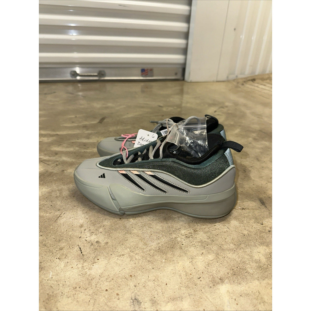 Size 5 Men’s Adidas Dame 9 Silver Pebble Size 6 Women’s Basektball Shoes