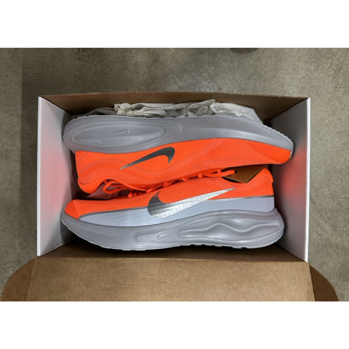 Nike Journey Run Premium Hyper Crimson Wolf Grey Safety Orange Size 8