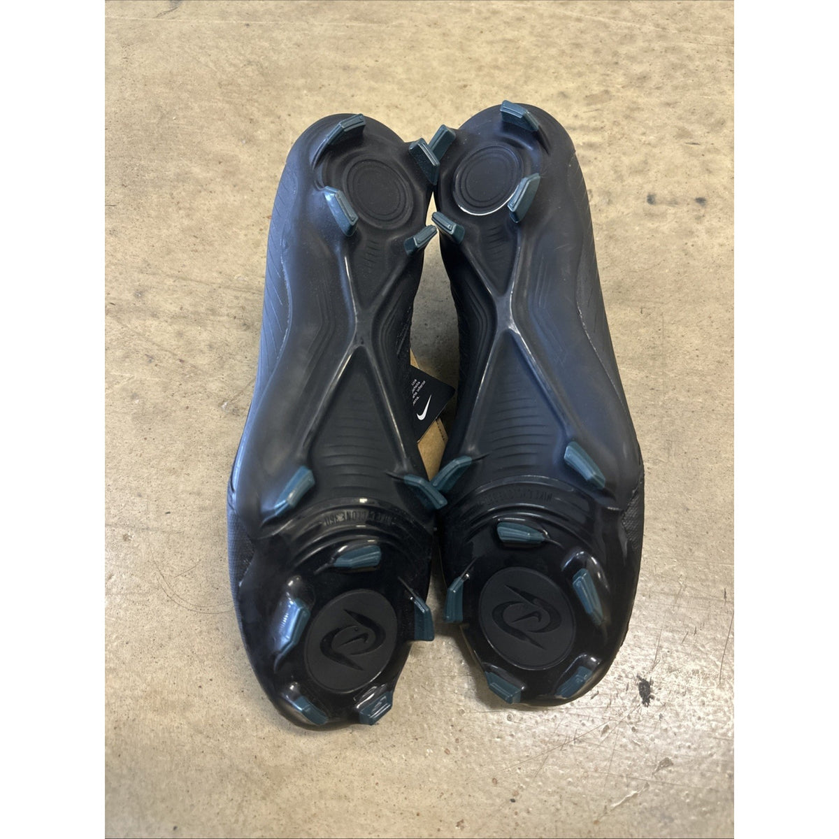 Nike Phantom Academy Soccer Cleats FG/MG Black Green Men’s 12 NEW
