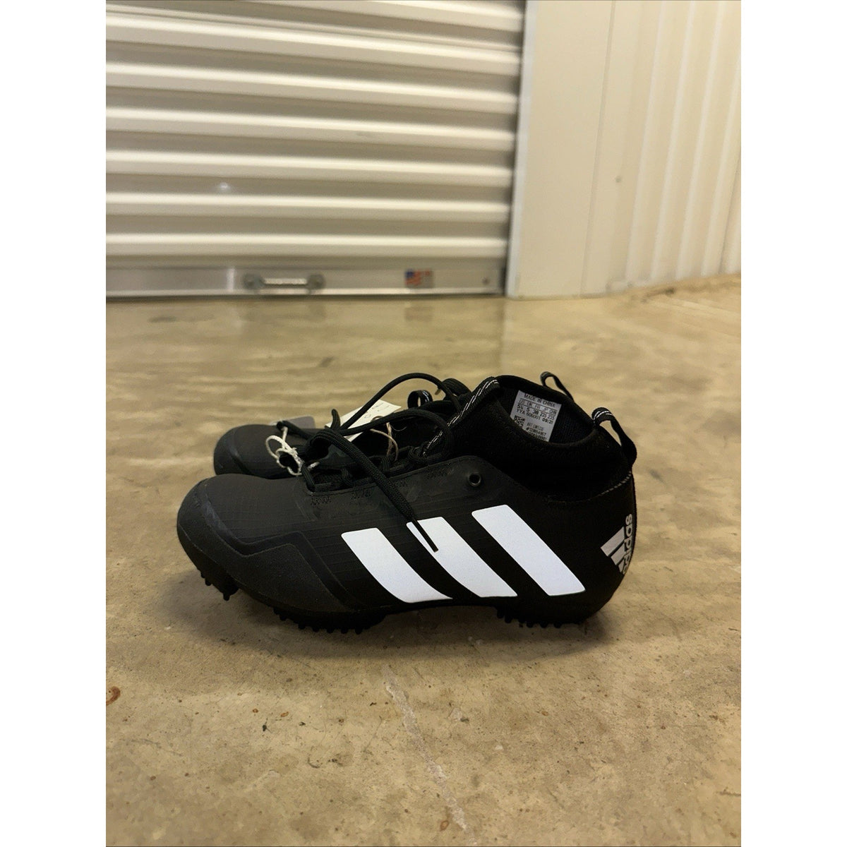 NWOB Adidas M:5/5.5 The Gravel Cycling Shoes Core Black /White GW5330 MCORV