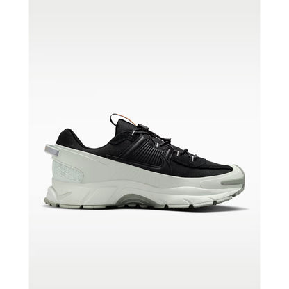 Size 10.5 Nike Zoom Vomero Roam PRM Winterized Black/Light Silver FV2295-001
