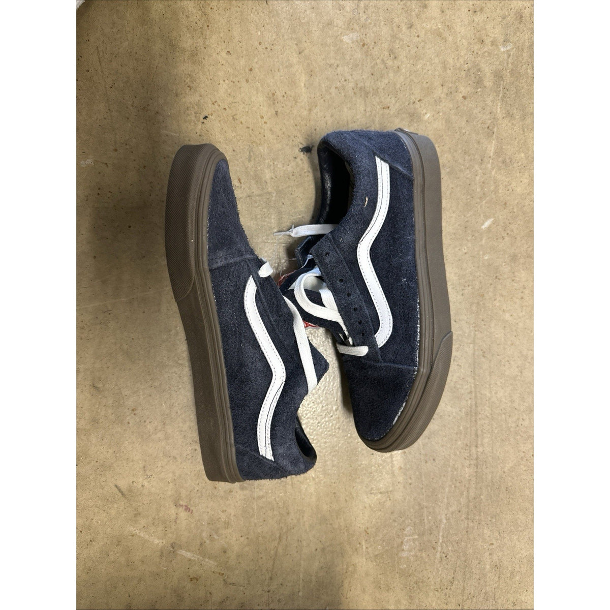 VANS Men’s 7.5 Wmns 9 Old Skool Fuzzy Navy Blue Suede Gum Sole
