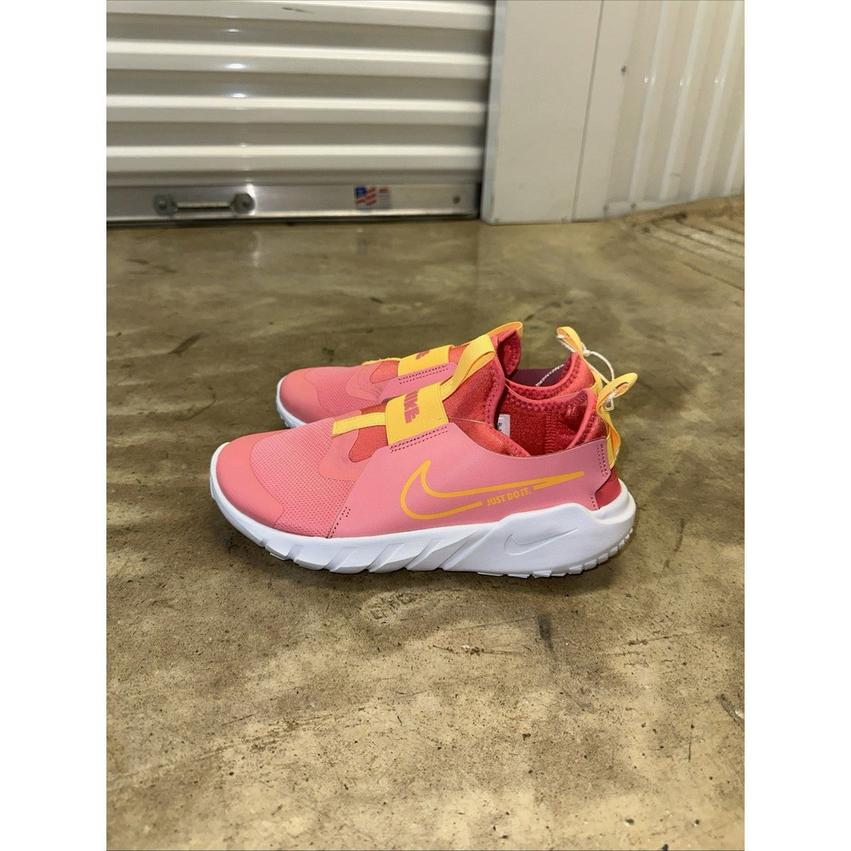 Nike Flex 2 Coral Chalk Pink/Citron Yellow Shoes Size 7Y Big kids