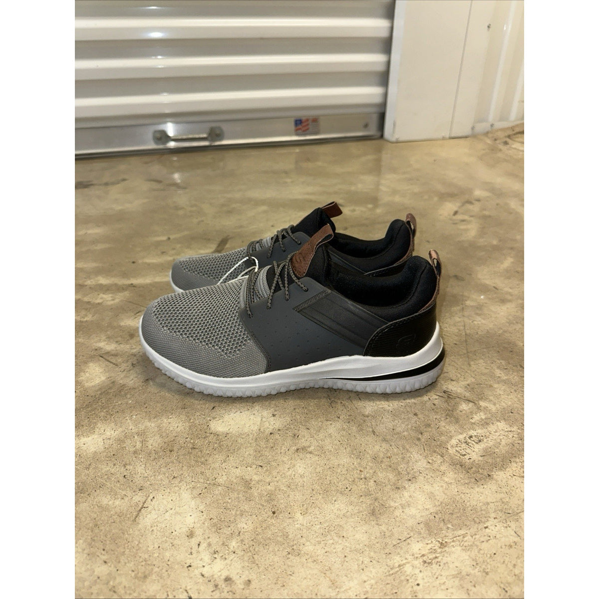 Skechers Delson 3.0 Sneakers Gray and Black Men's US Size 7.5 Wide