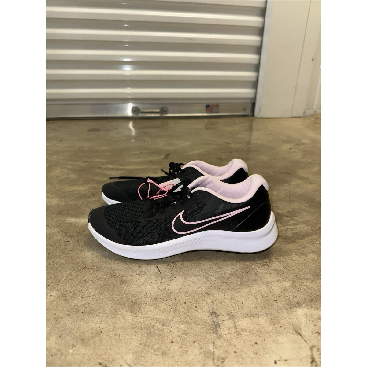 Nike Youth Star Runner 3 Black/Pink Size 6.5Y DA2776-002